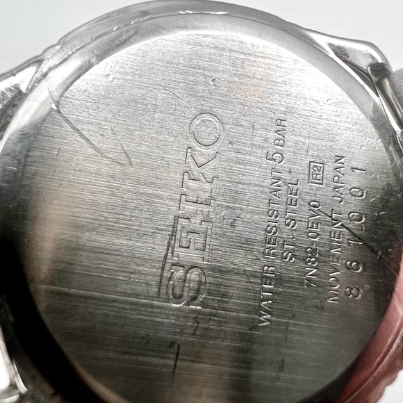 Seiko Vintage Saphire Crystal Round Silver Gold tones Ladies Watch Working main image 5